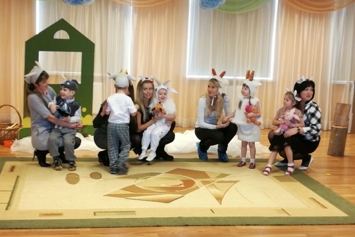 PASTĀSTI MAN PASACIŅU…