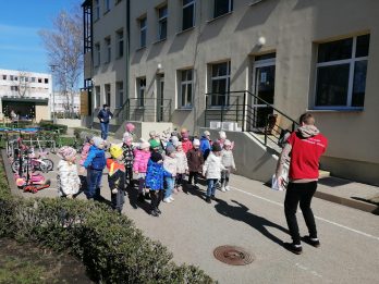 Draugos ar Latvijas Sarkano krustu