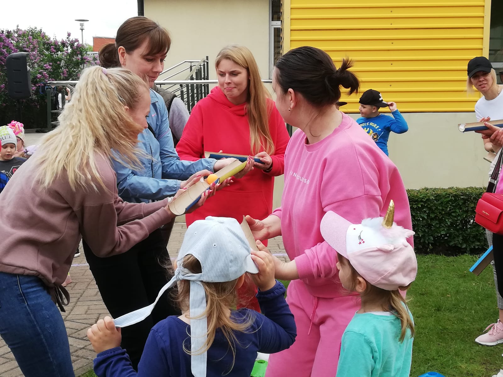 640d28bf-a7c4-4357-add9-325676a18ac0