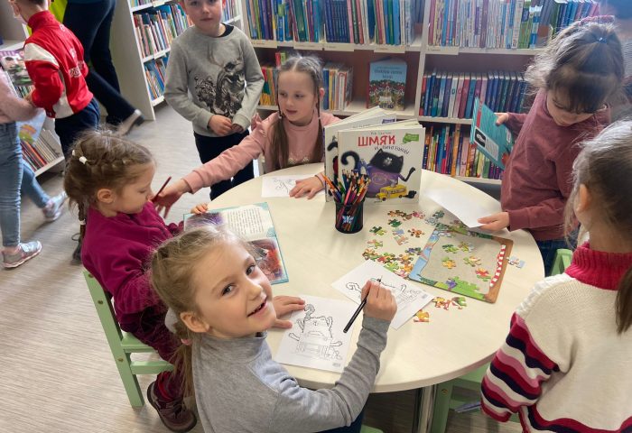 Ciemos pie grāmatām 5